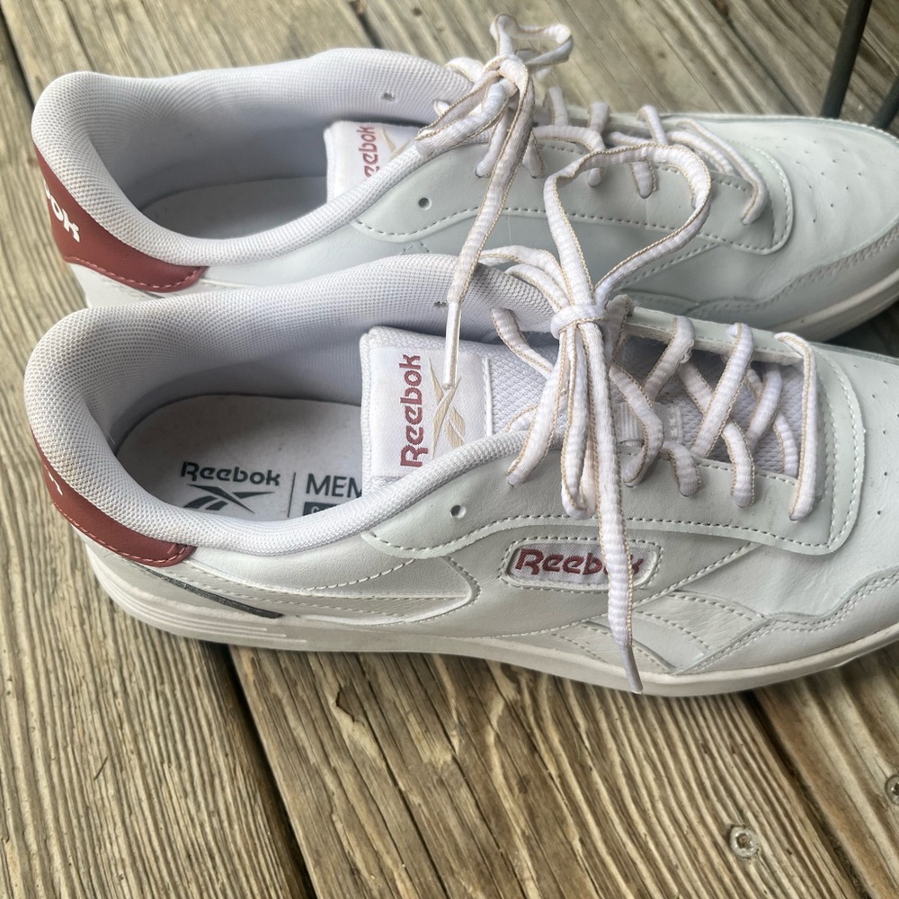 Reebok White and Maroon Sneakers Women’s Size 9 Memory Foam Inserts - Picture 4 of 5